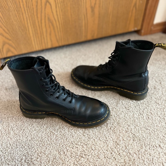 Doc Martens 1460 Smooth Leather Womens Size 9 - Picture 4 of 6